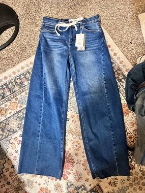 NWT Risen Wide Leg Jeans